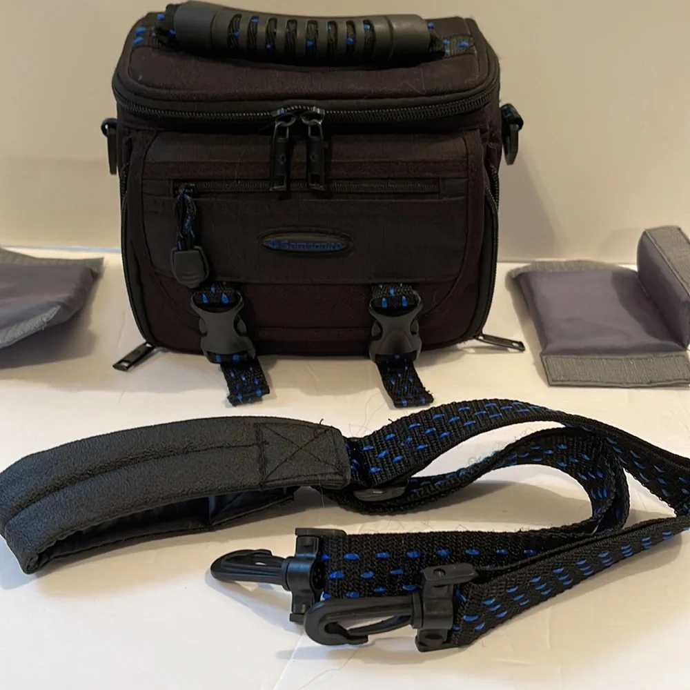 NWOT Samsonite Camera Case w/Shoulder Strap & Carrying Handle